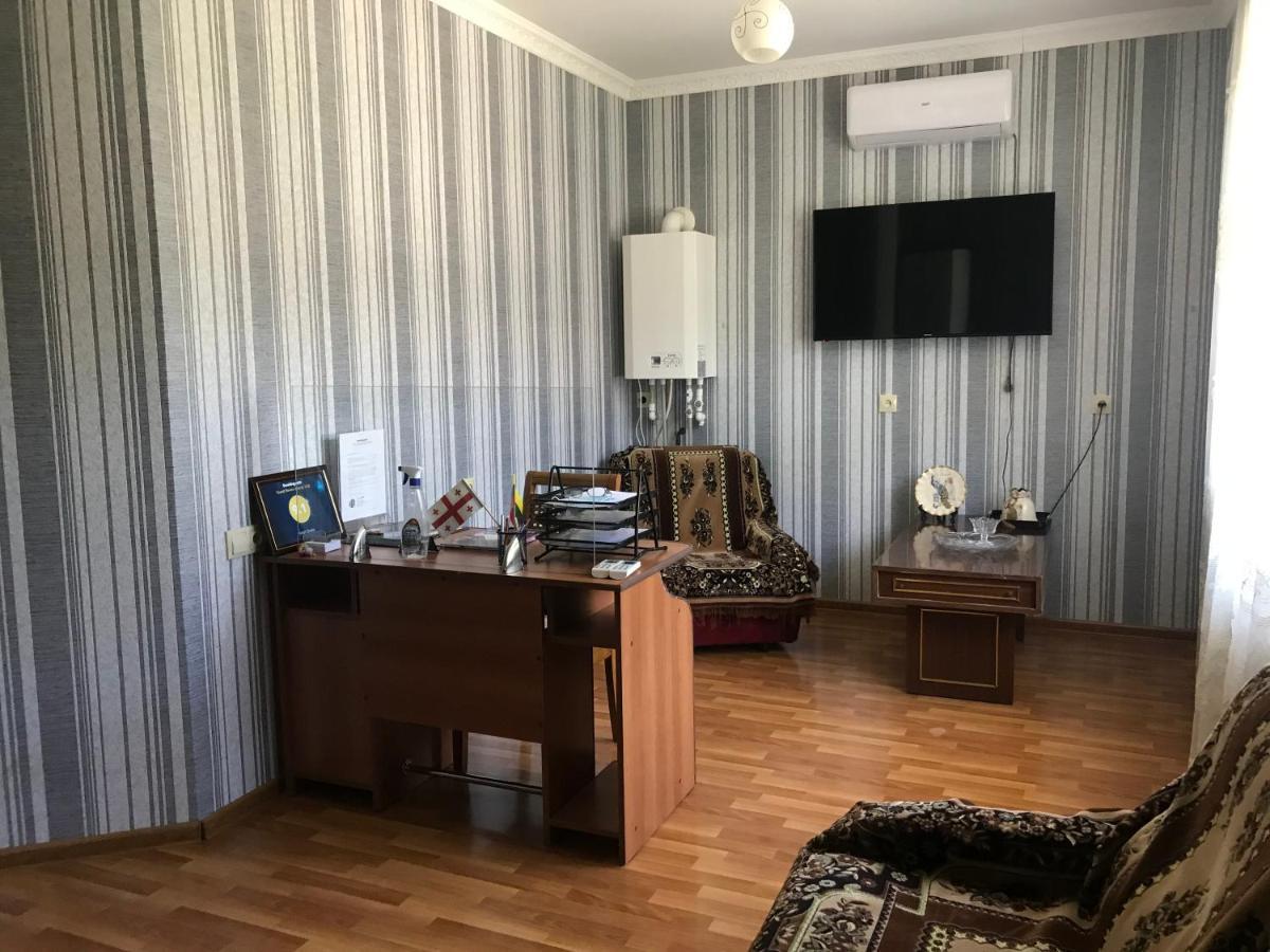 Hotel Oniks Kutaisi Exterior photo